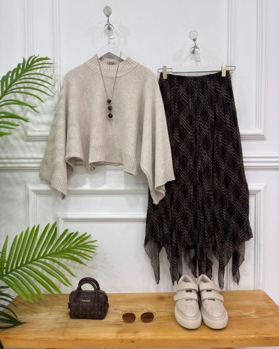 Seren İkili kombin Bej kazak, kahve etek