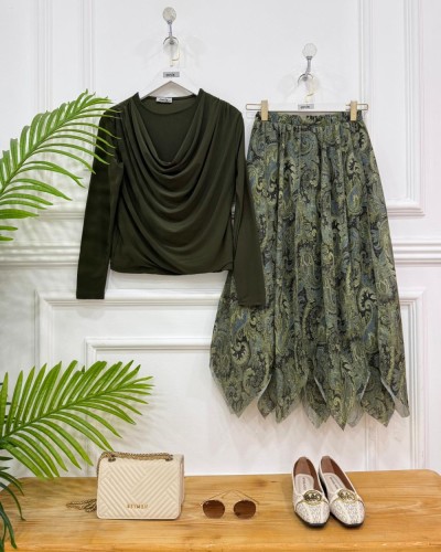 Şermin İkili kombin yeşil etek haki badi