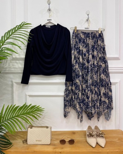 Ebru İkili kombin lacivert etek lacivert bluz