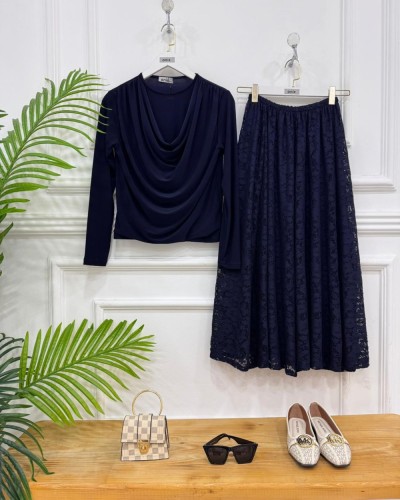 Lirik ikili kombin lacivert etek lacivert bluz