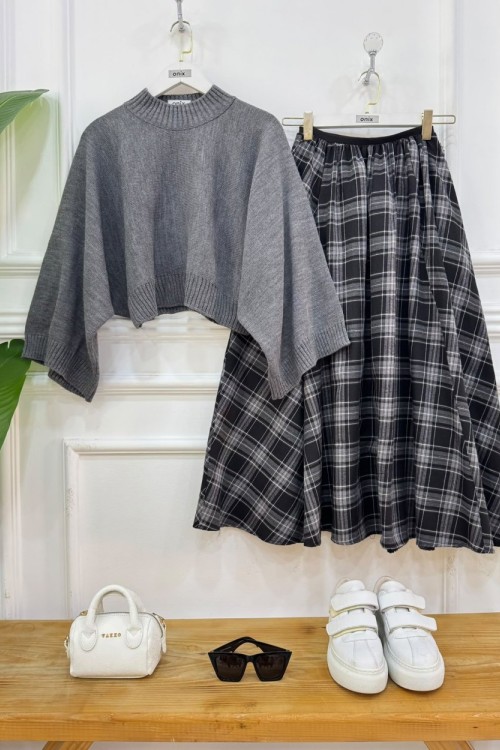 plaid füme kazak,siyah etek 